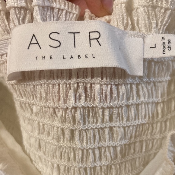 ASTR blouse puffed sleeves - Picture 2 of 3